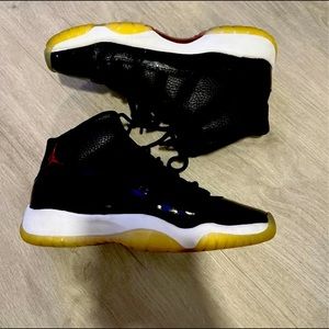 Air Jordan 11 Gs ‘72-10’ (Youth size 6.5) Good condition. Beat up box.